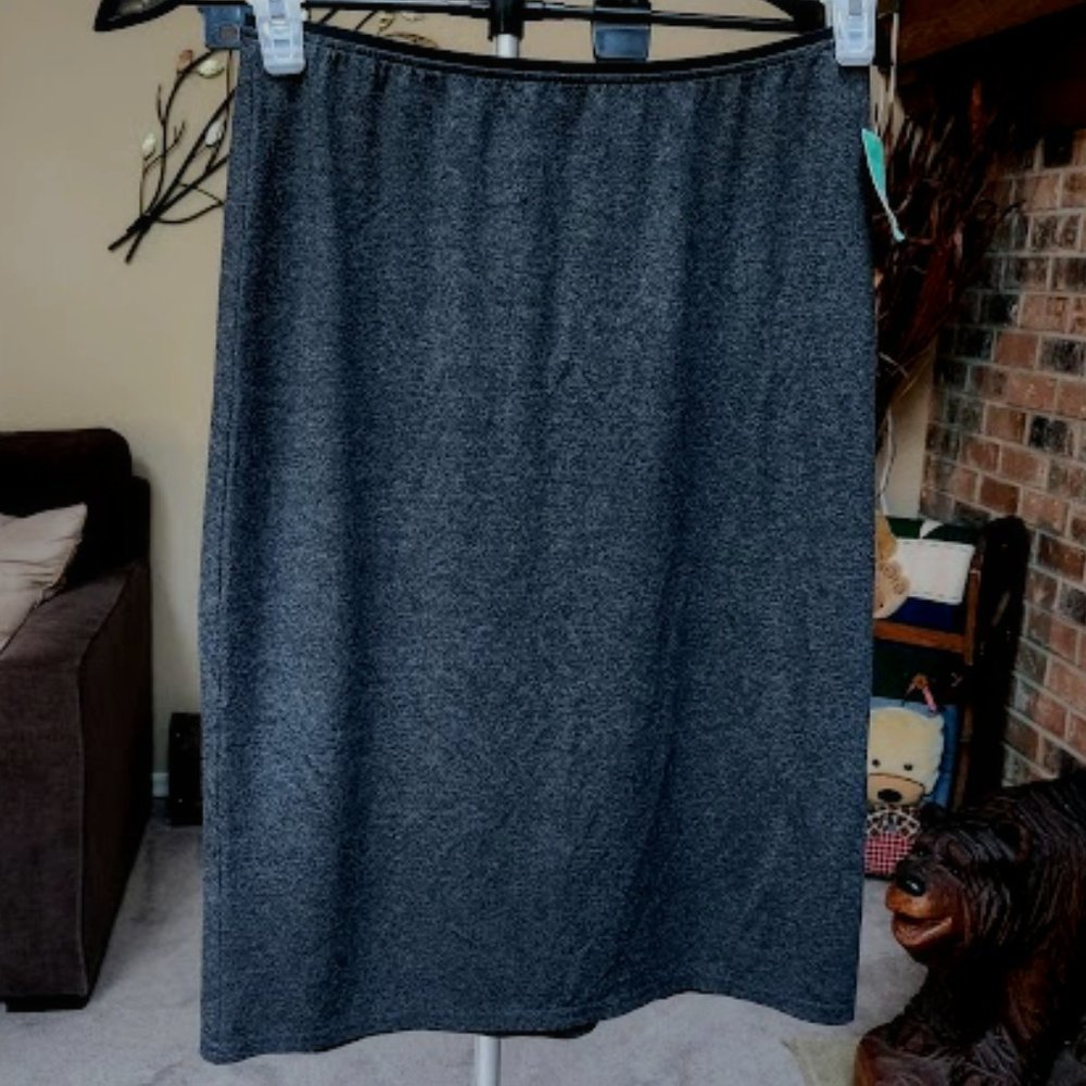 NWT Preview Collection sz small pull on simple dark gray/charcoal skirt